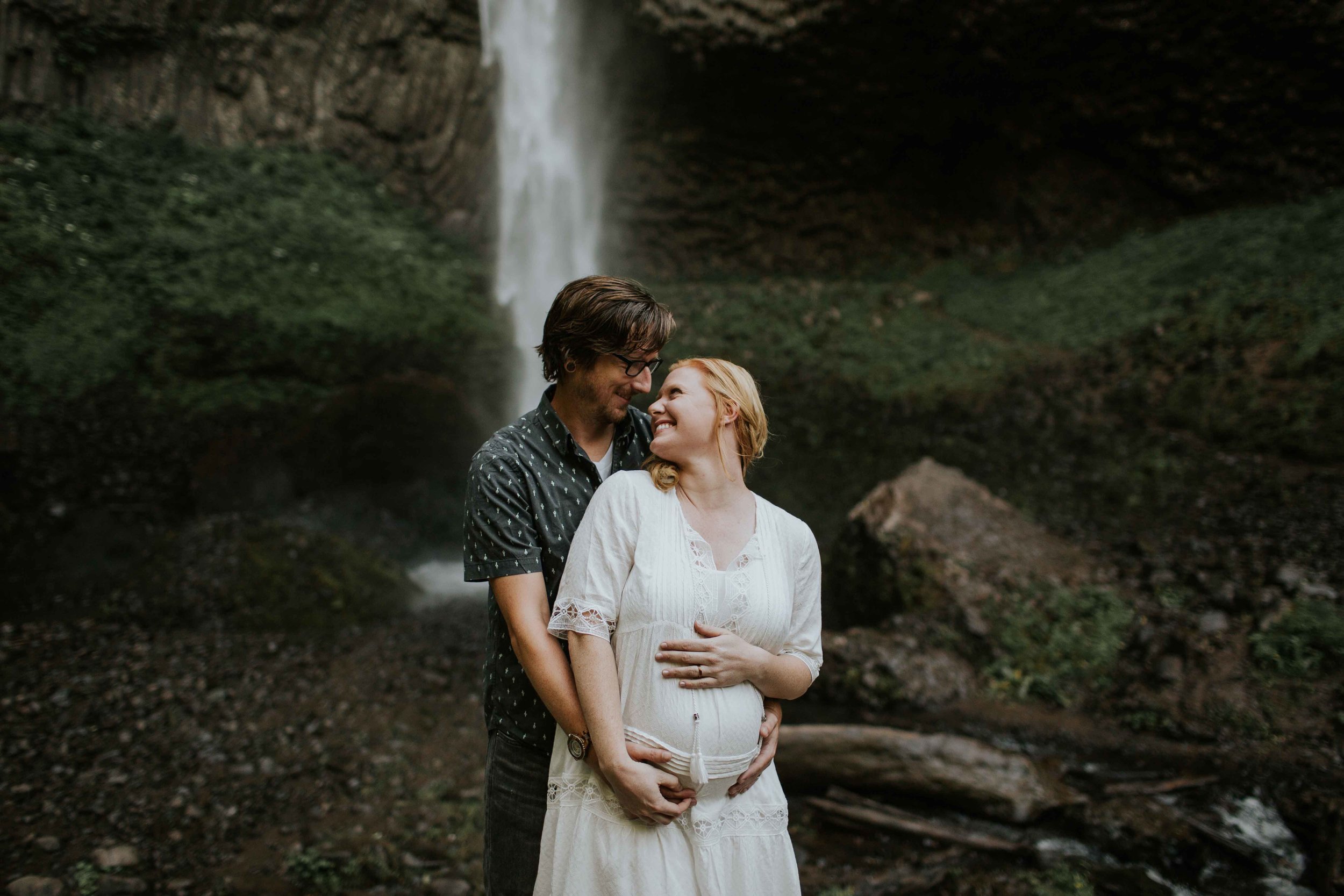 kate-joe-latourell-falls-columbia-river-gorge-maternity-ilumina-photography-7836.jpg