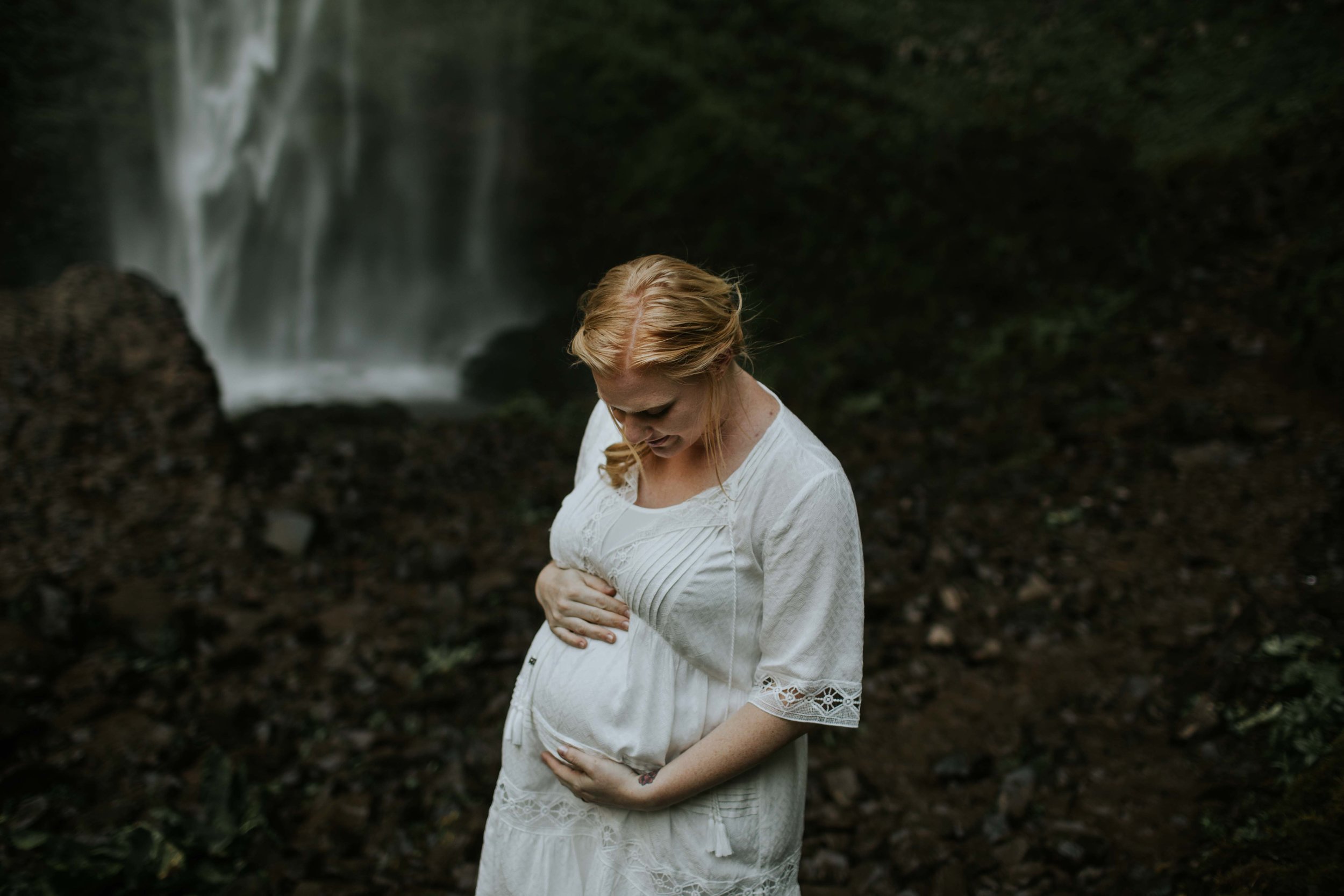 kate-joe-latourell-falls-columbia-river-gorge-maternity-ilumina-photography-7995.jpg