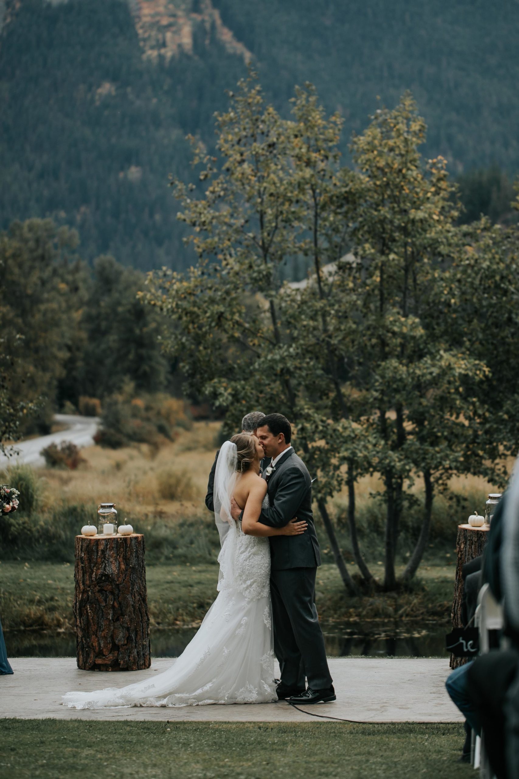 lake-wenatchee-leavenworth-washington-wedding-rebeccah-lucas-destination-photographer-ilumina-photography-116.jpg