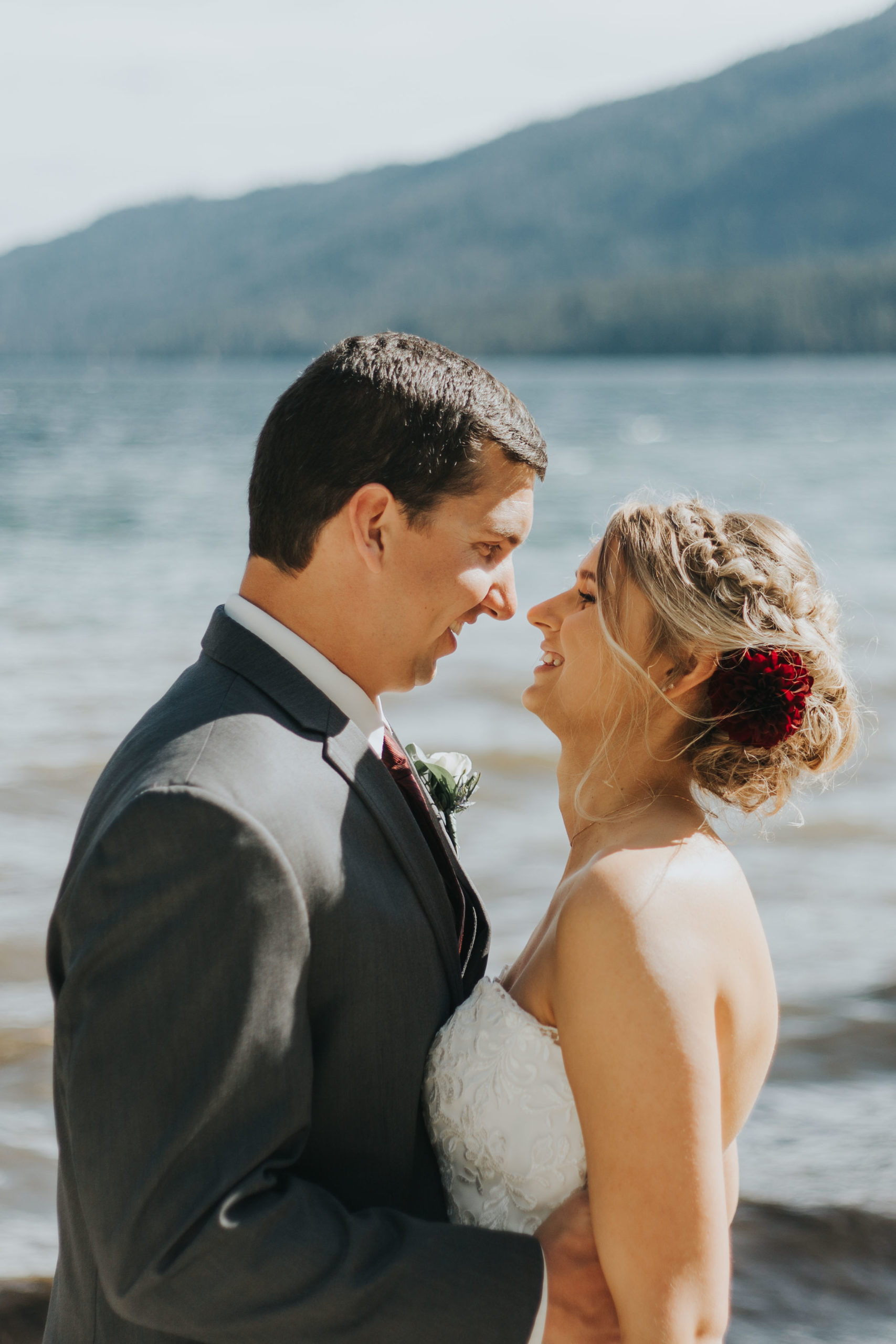 lake-wenatchee-leavenworth-washington-wedding-rebeccah-lucas-destination-photographer-ilumina-photography-38.jpg