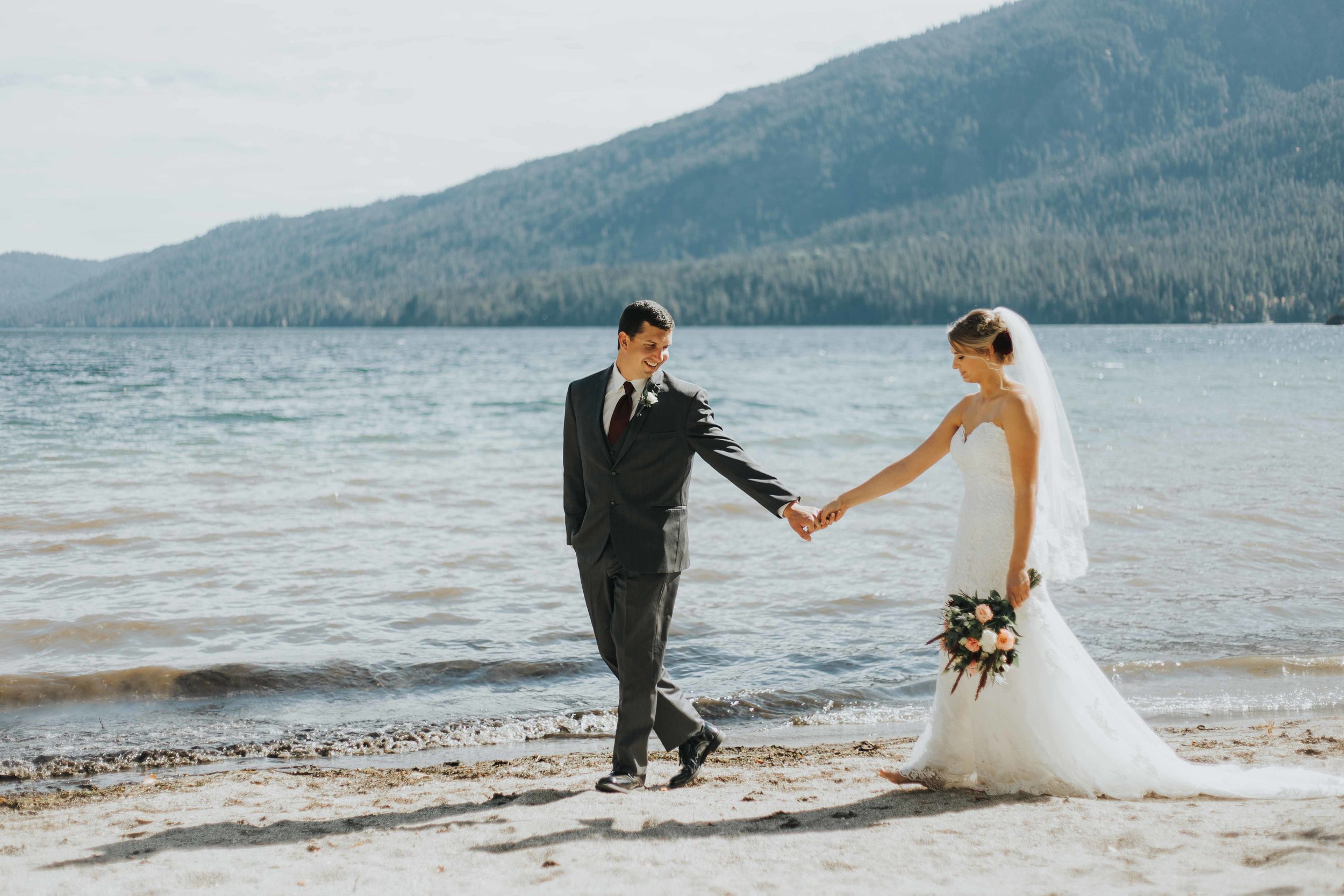 lake-wenatchee-leavenworth-washington-wedding-rebeccah-lucas-destination-photographer-ilumina-photography-37.jpg