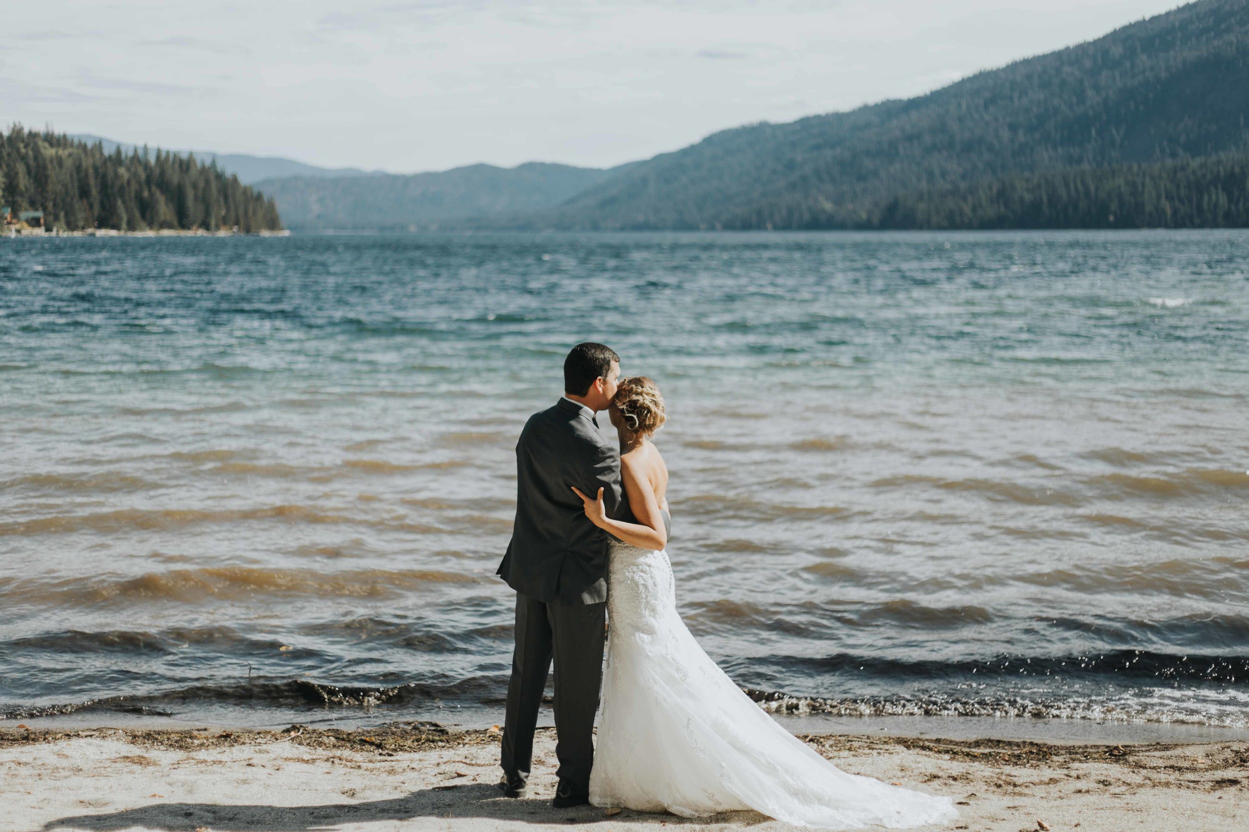 lake-wenatchee-leavenworth-washington-wedding-rebeccah-lucas-destination-photographer-ilumina-photography-40.jpg