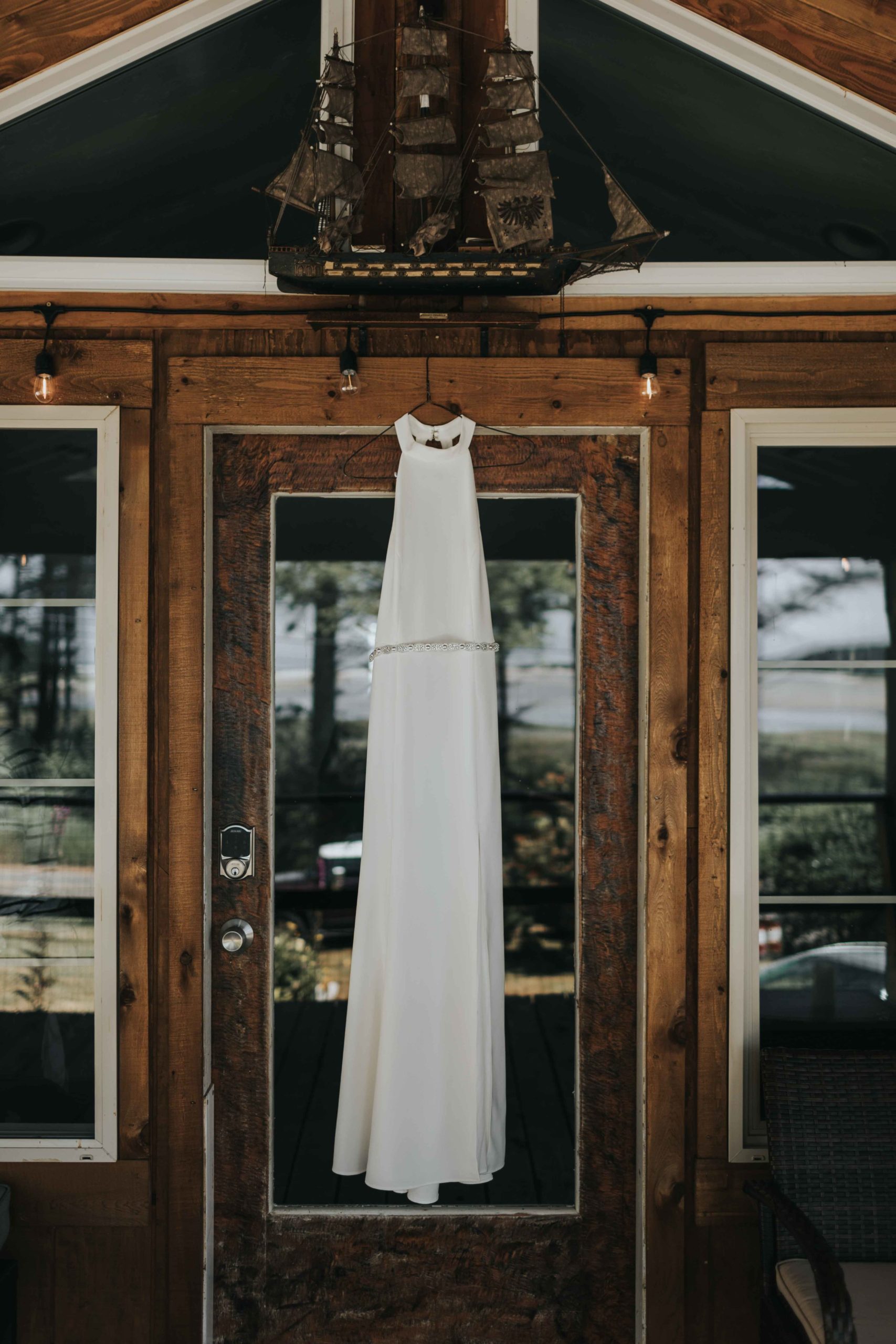 cape-lookout-intimate-wedding-sarah-kai-pnw-destionation-wedding-ilumina-photography-1044.jpg