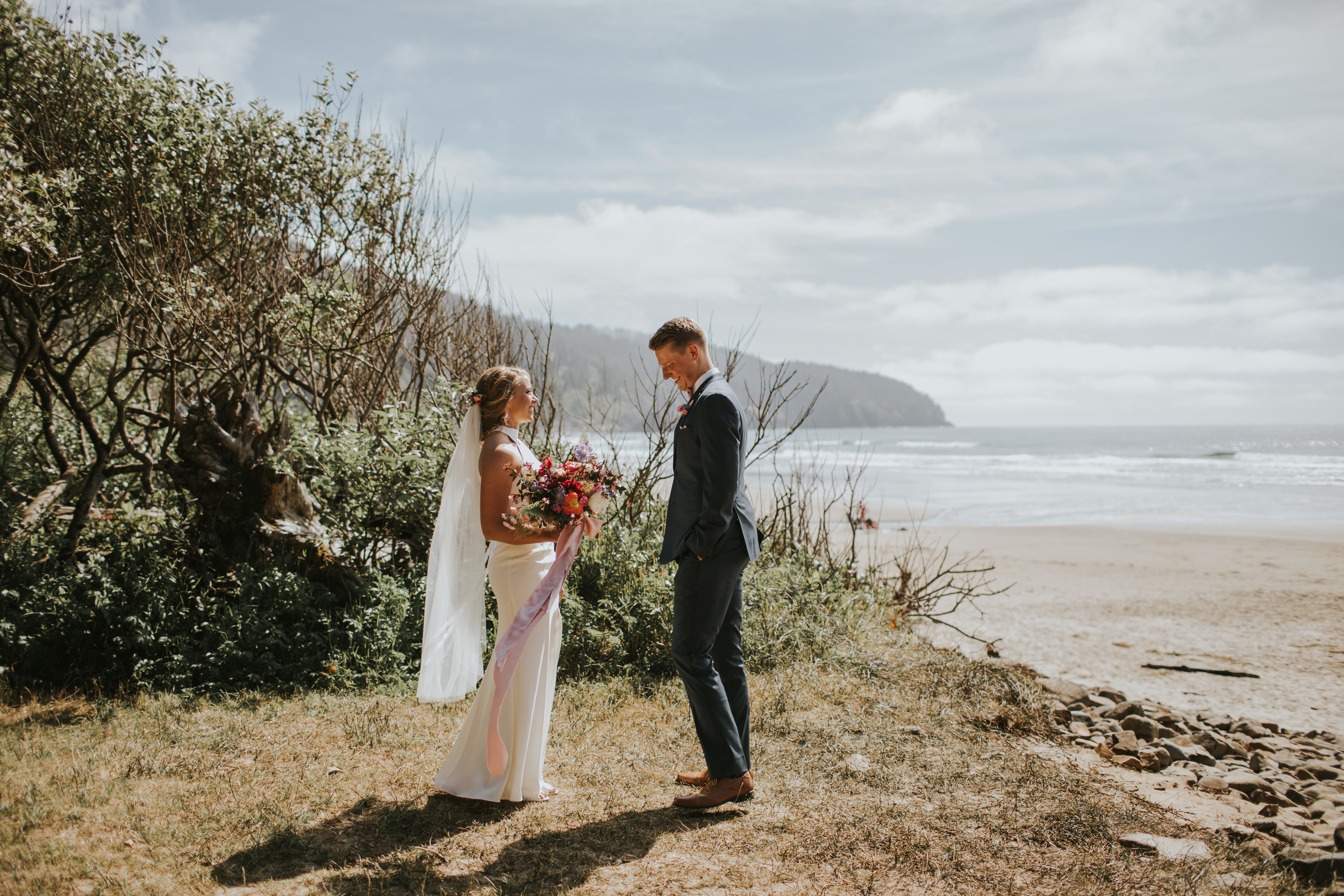 cape-lookout-intimate-wedding-sarah-kai-pnw-destionation-wedding-ilumina-photography-1396.jpg