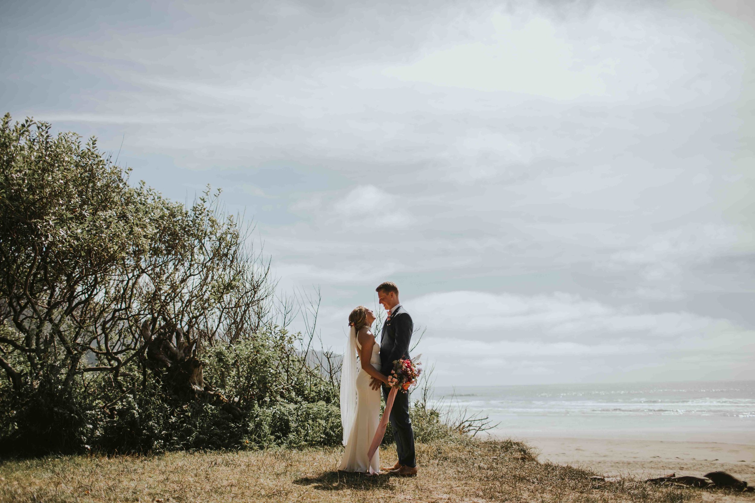 cape-lookout-intimate-wedding-sarah-kai-pnw-destionation-wedding-ilumina-photography-1427.jpg