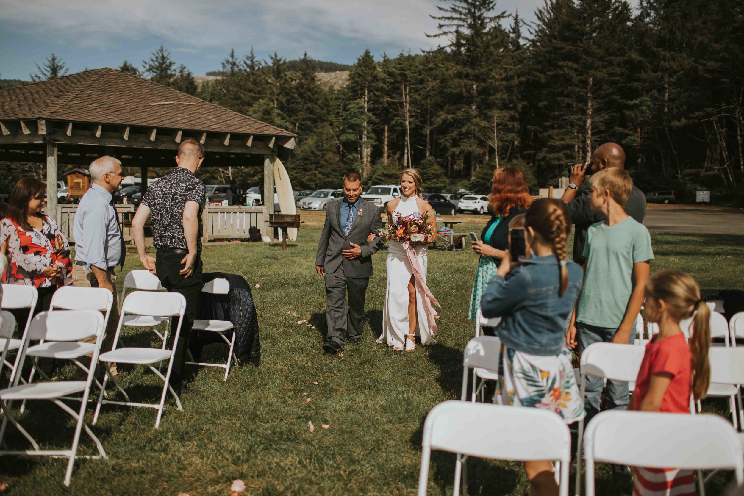 cape-lookout-intimate-wedding-sarah-kai-pnw-destionation-wedding-ilumina-photography-2018.jpg
