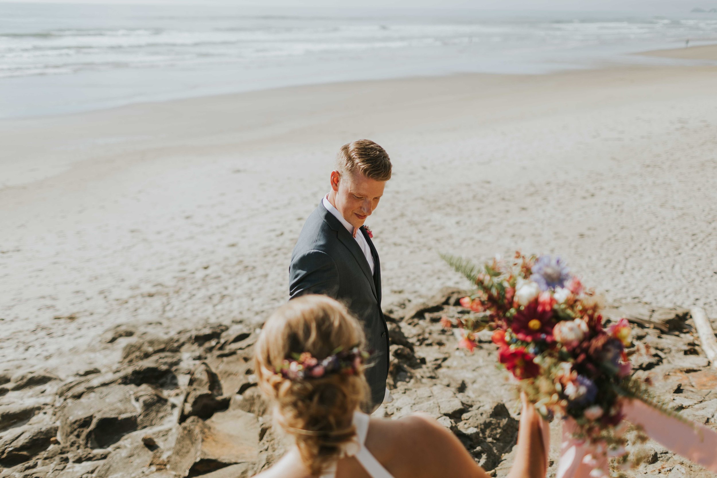 cape-lookout-intimate-wedding-sarah-kai-pnw-destionation-wedding-ilumina-photography-2359.jpg