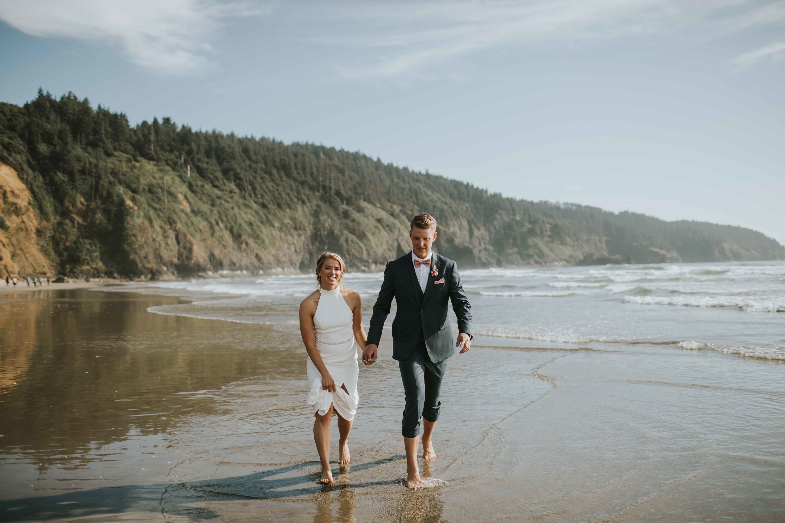 cape-lookout-intimate-wedding-sarah-kai-pnw-destionation-wedding-ilumina-photography-2546.jpg