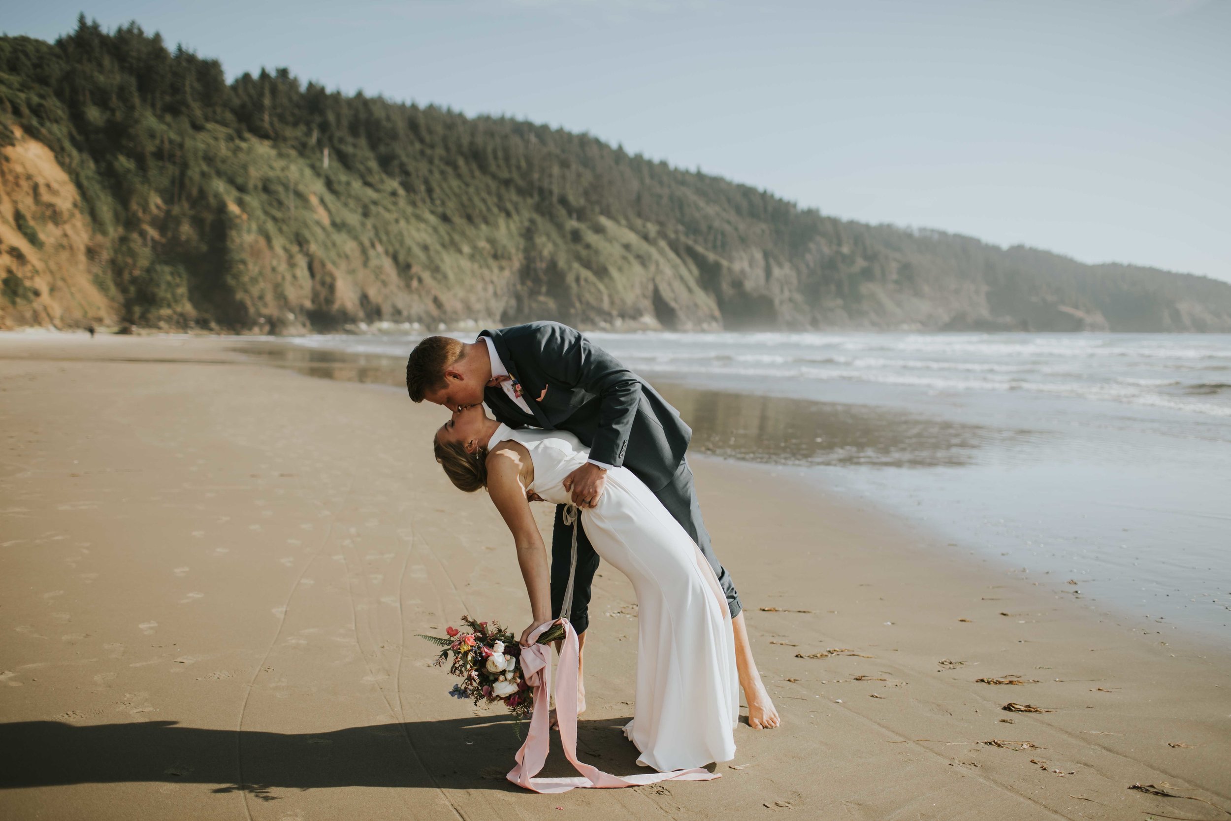 cape-lookout-intimate-wedding-sarah-kai-pnw-destionation-wedding-ilumina-photography-2634.jpg