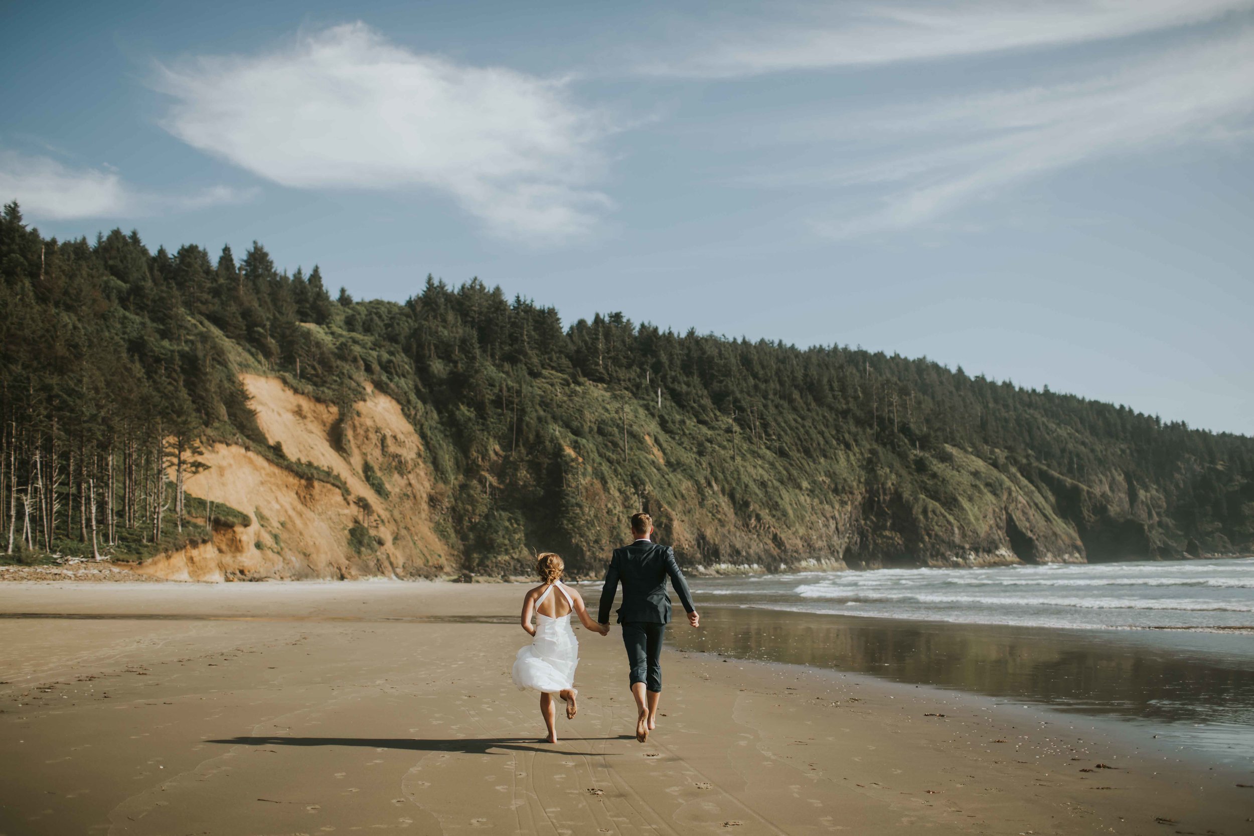 cape-lookout-intimate-wedding-sarah-kai-pnw-destionation-wedding-ilumina-photography-2663.jpg