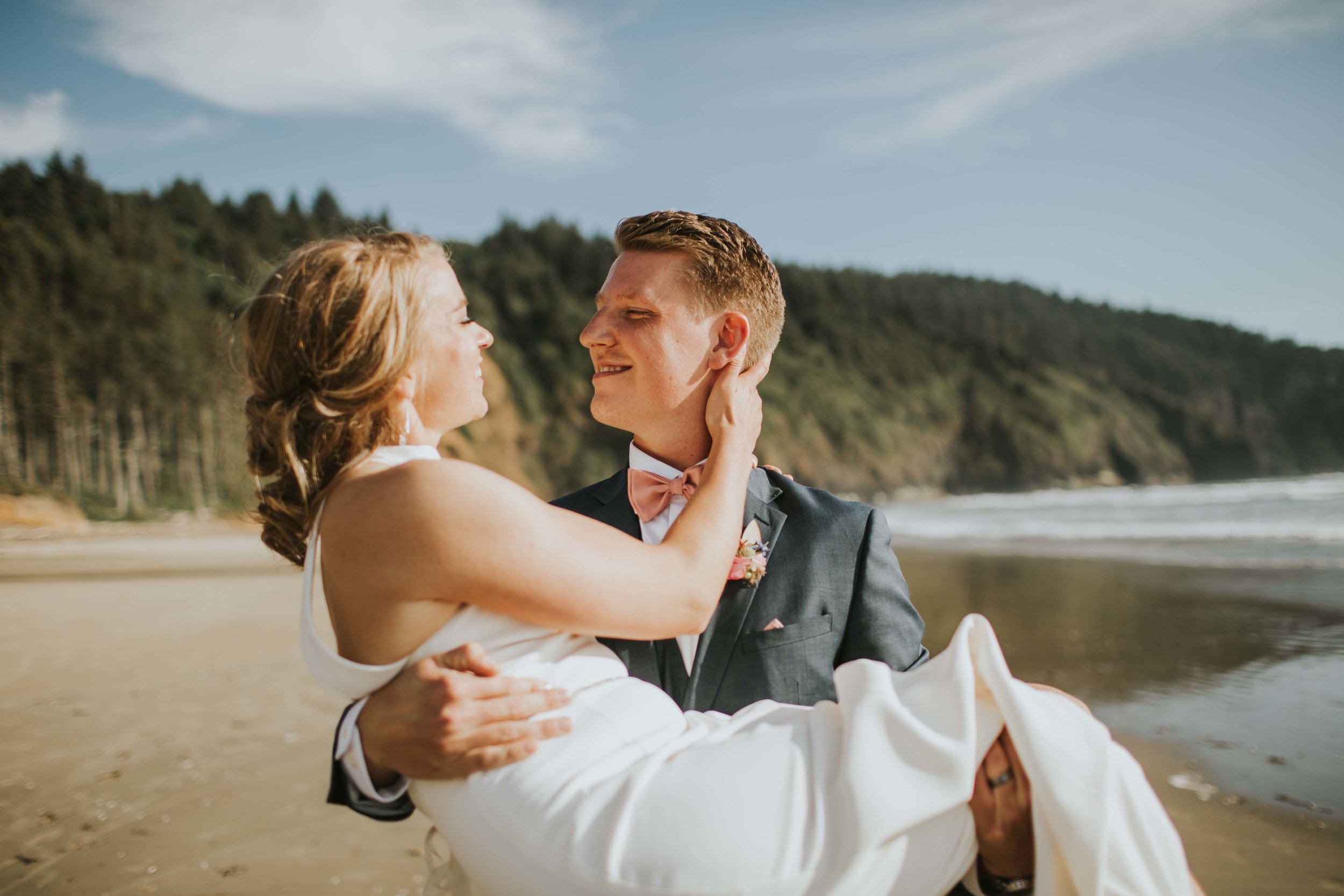 cape-lookout-intimate-wedding-sarah-kai-pnw-destionation-wedding-ilumina-photography-2752.jpg