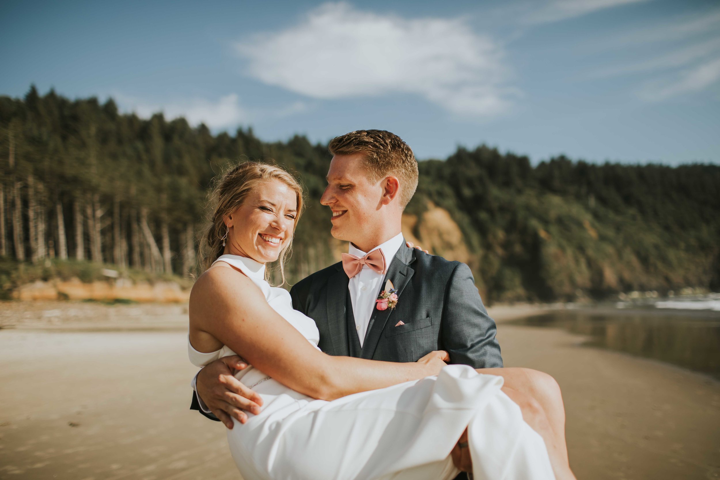 cape-lookout-intimate-wedding-sarah-kai-pnw-destionation-wedding-ilumina-photography-2772.jpg