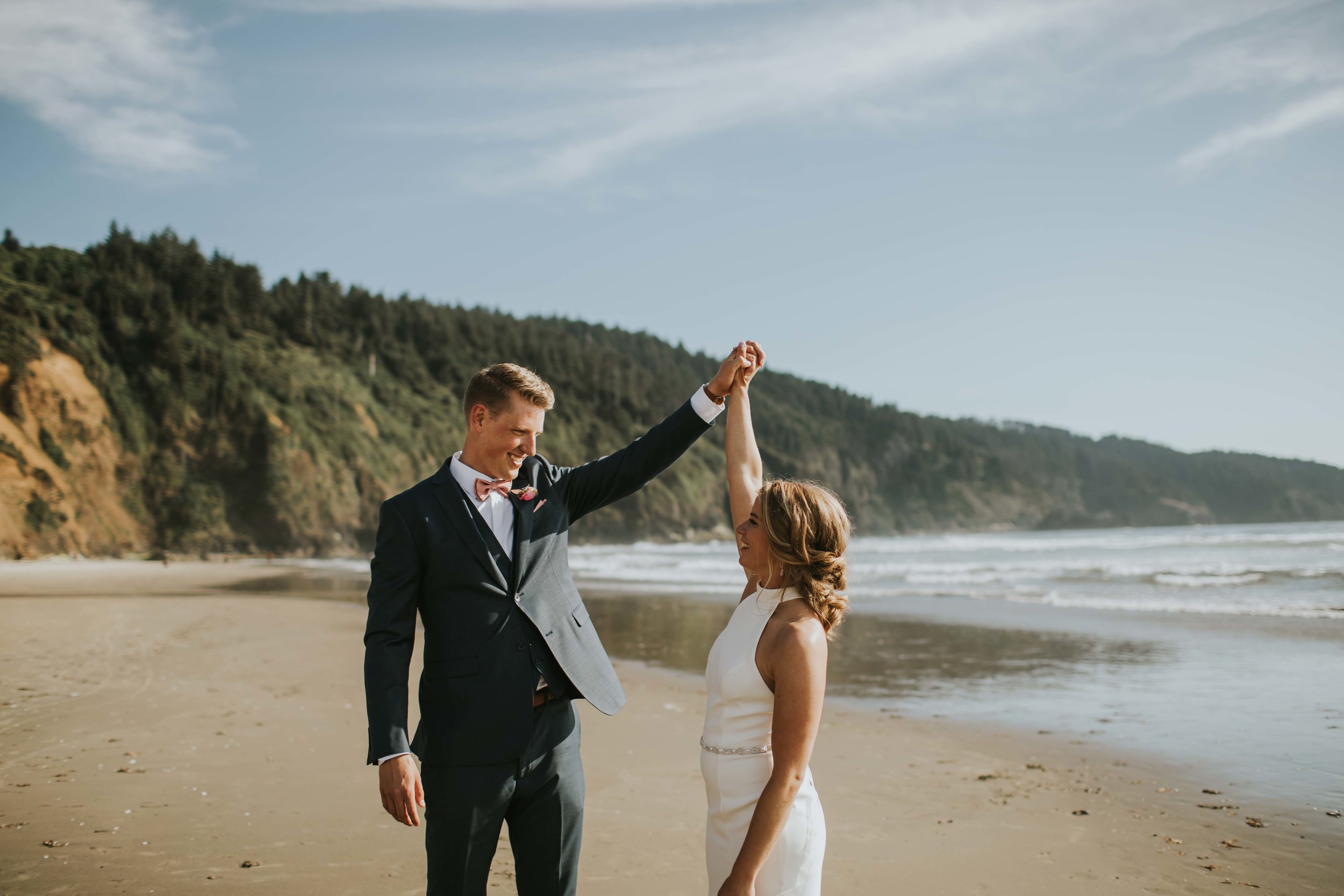 cape-lookout-intimate-wedding-sarah-kai-pnw-destionation-wedding-ilumina-photography-2786.jpg