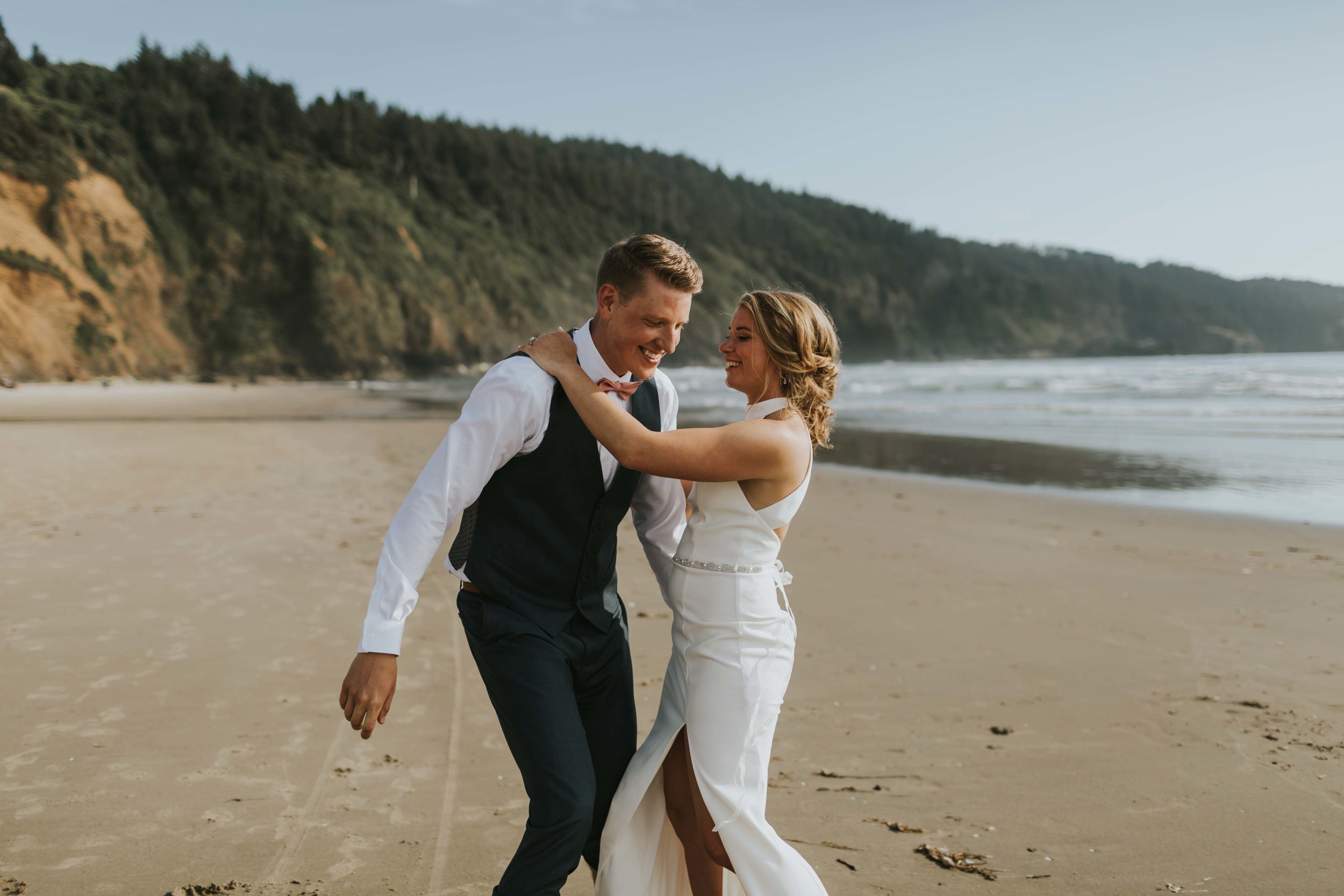 cape-lookout-intimate-wedding-sarah-kai-pnw-destionation-wedding-ilumina-photography-2884.jpg